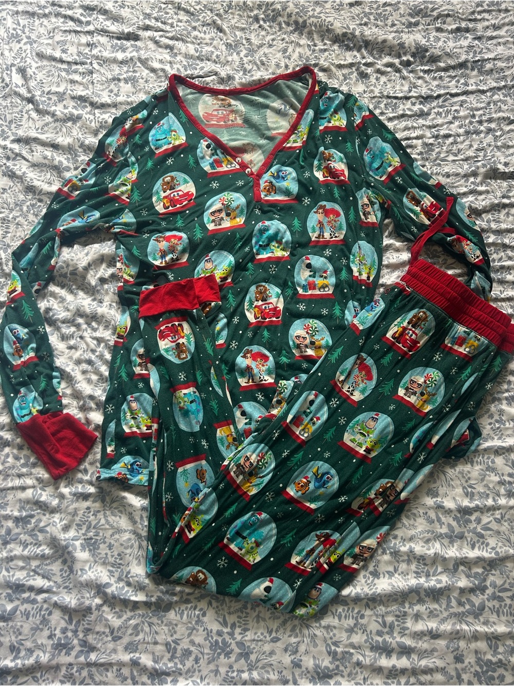 Little sleeps Disney Christmas print adult size S